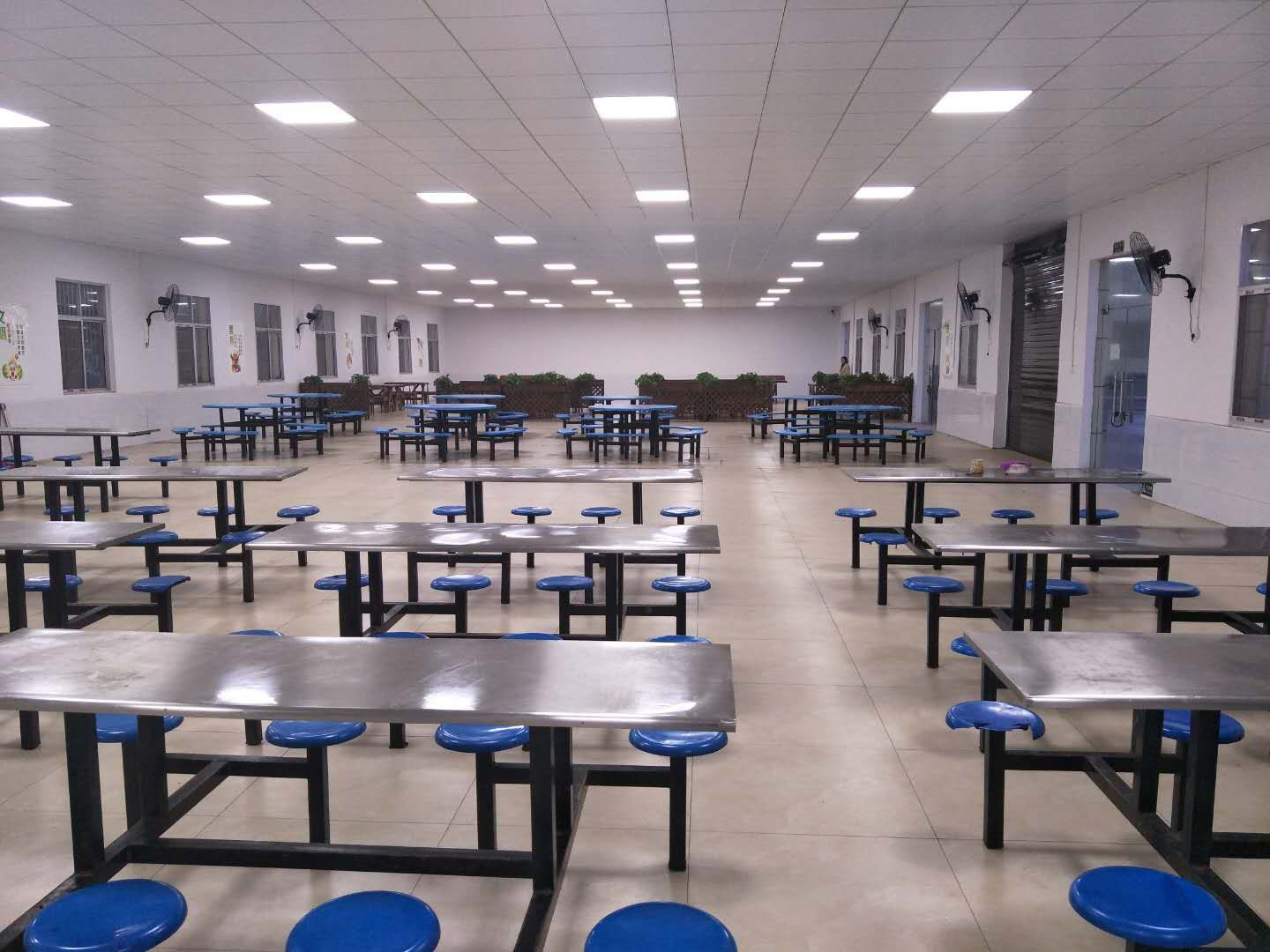 食堂 食堂